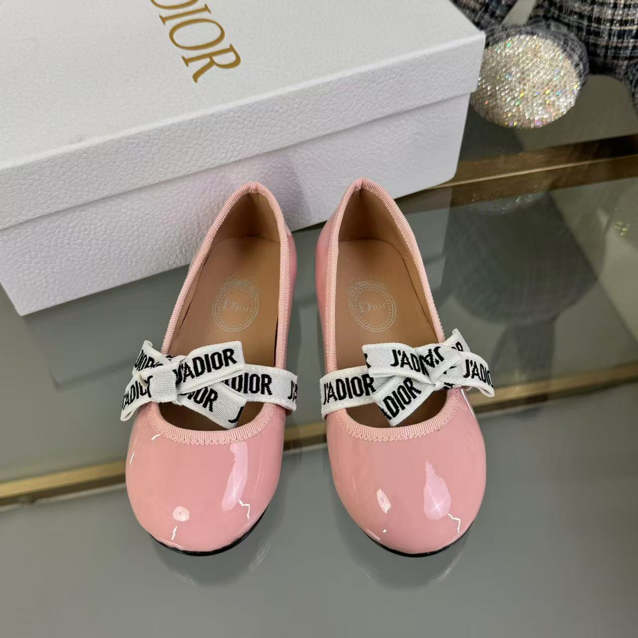 Children's shoes child